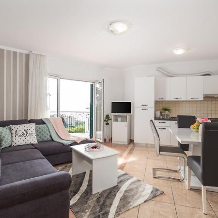 Summer Breeze Apartment With A Pool Опатія Екстер'єр фото
