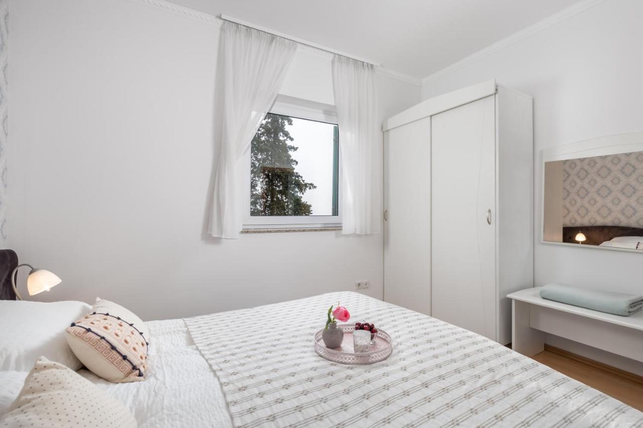 Summer Breeze Apartment With A Pool Опатія Екстер'єр фото