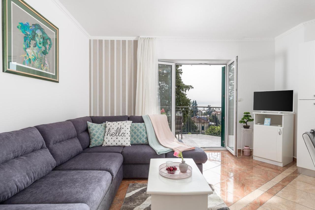 Summer Breeze Apartment With A Pool Опатія Екстер'єр фото