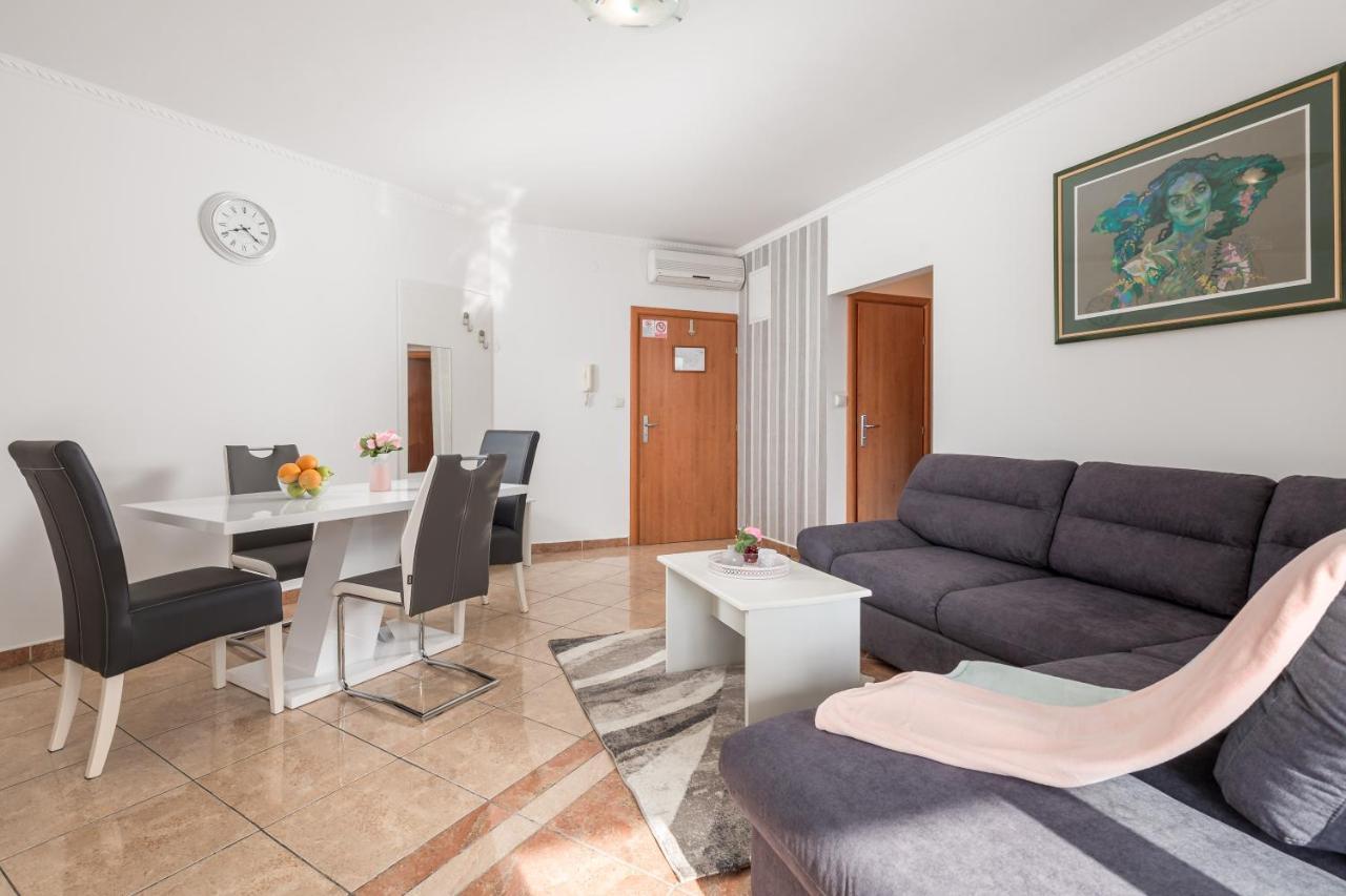 Summer Breeze Apartment With A Pool Опатія Екстер'єр фото